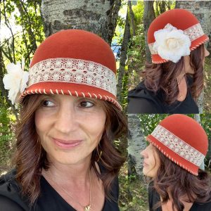 Ladies orange cloche, 057h